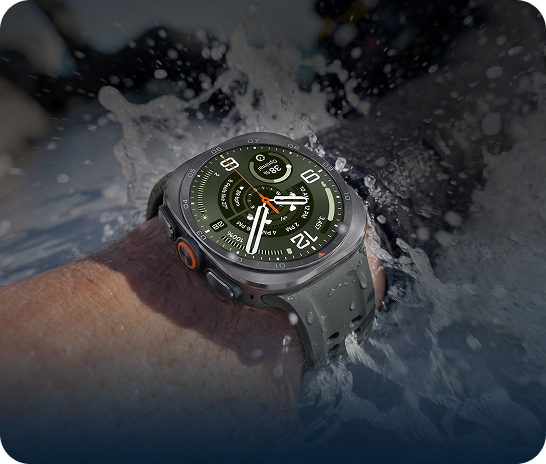 Illustration of the Watch Ultra2 being used underwater